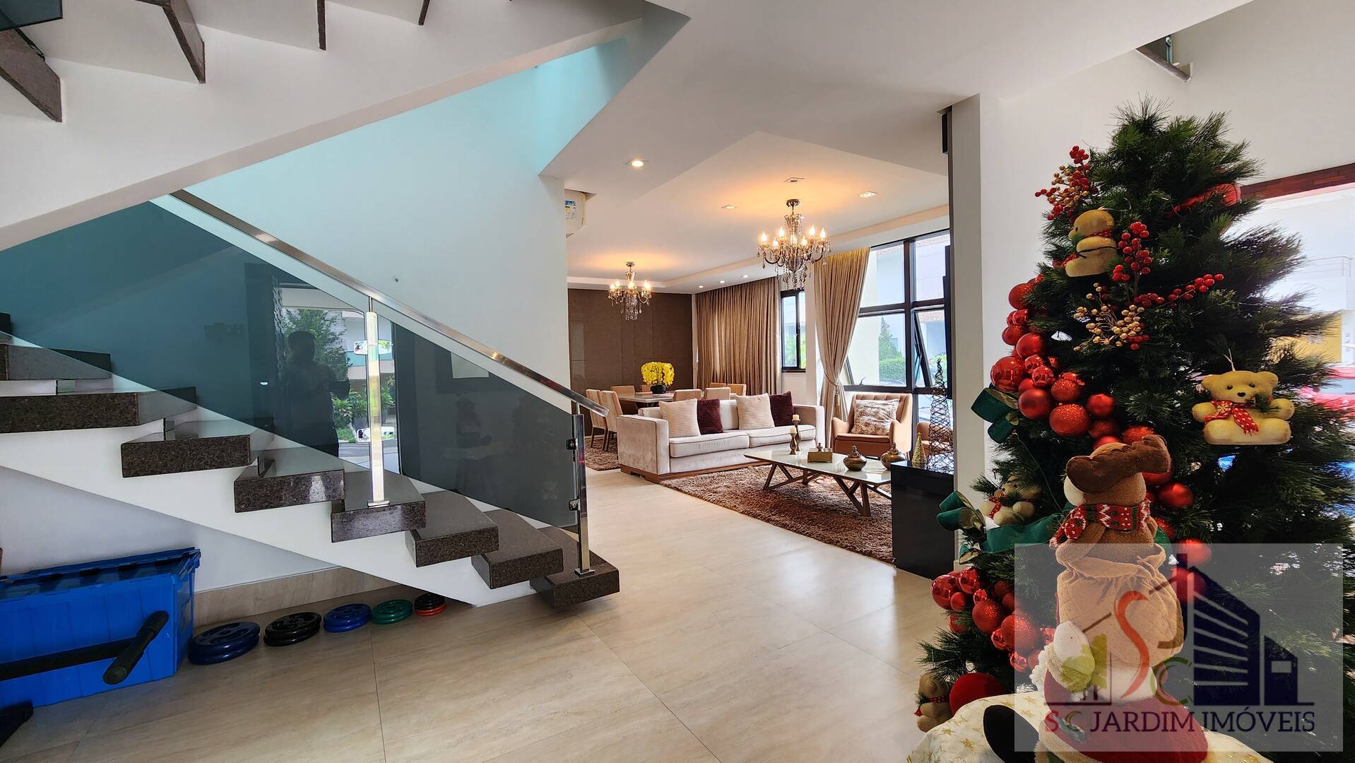 Casa, 5 quartos, 234 m² - Foto 1