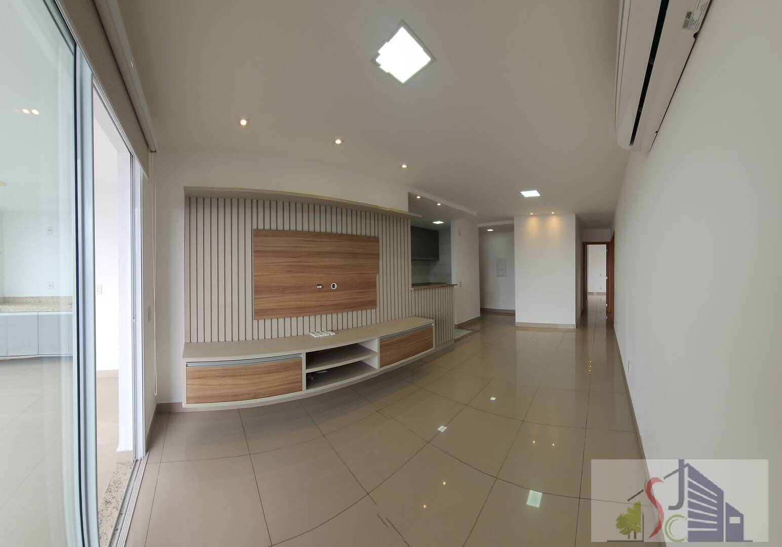 Everest Residencial - Vendo ou alugo belo apartamento na Praça 14.