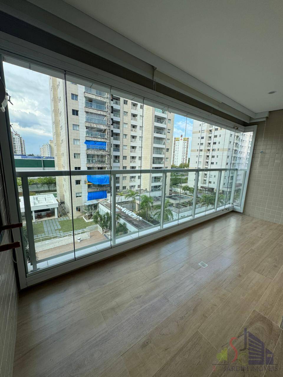 Apartamento para alugar com 3 quartos, 98m² - Foto 3