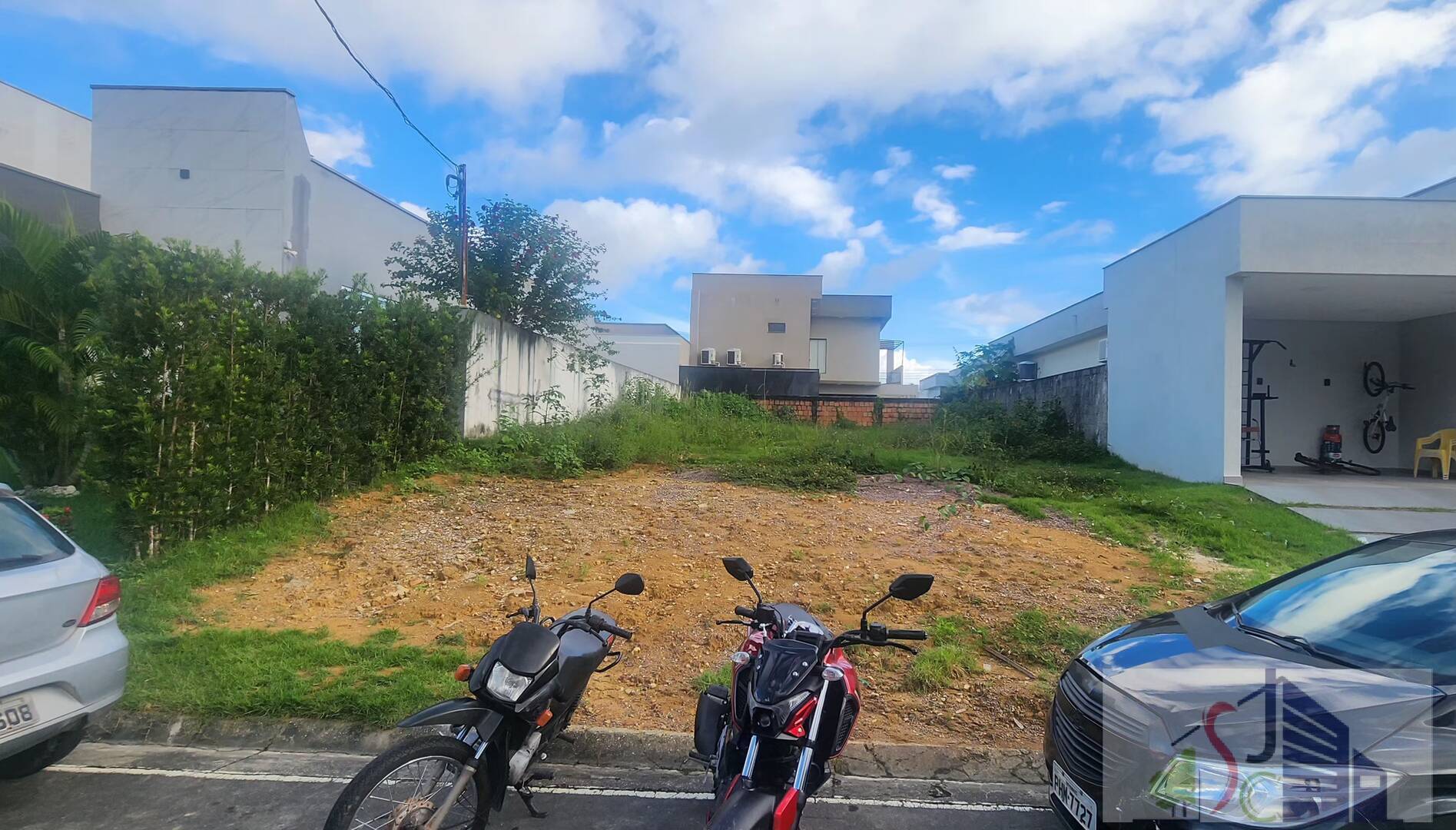 Lote em Condomínio Morada dos Pássaros – 275m2 – Ponta Negra – Manaus.