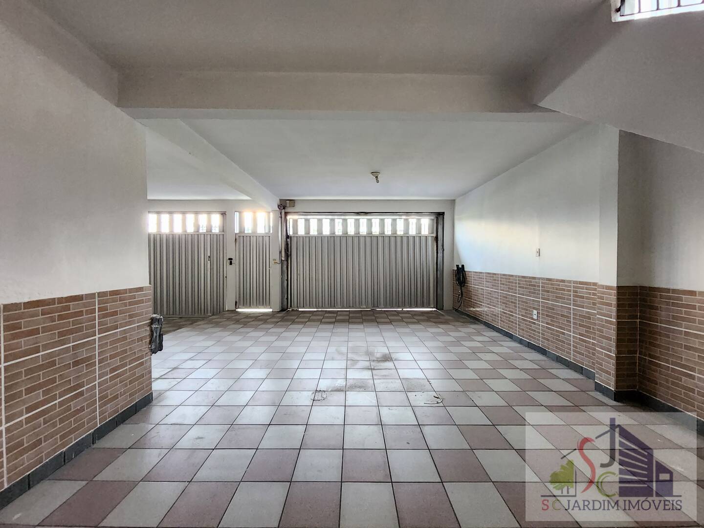 Casa à venda com 3 quartos, 342m² - Foto 4