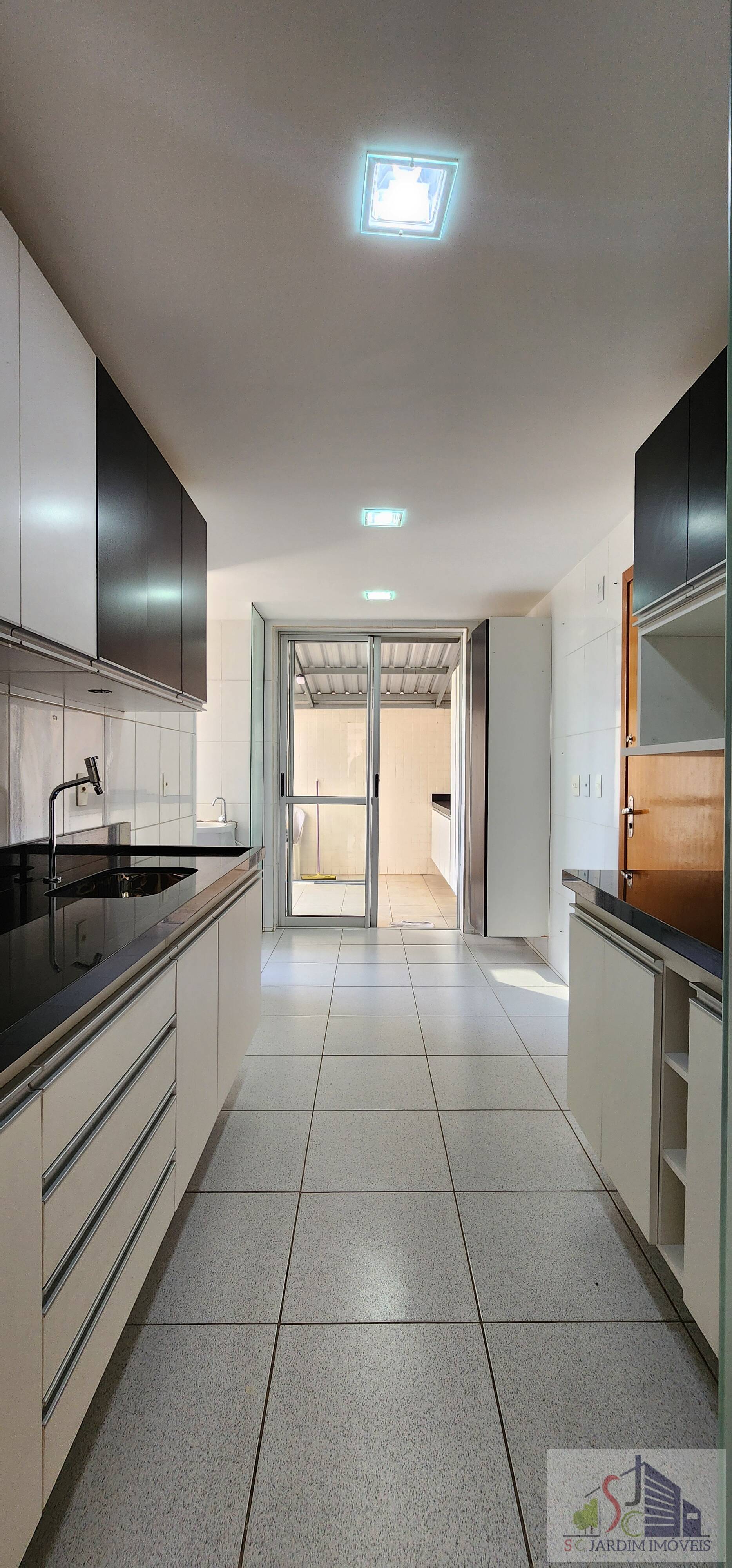 Apartamento para alugar com 4 quartos, 151m² - Foto 10