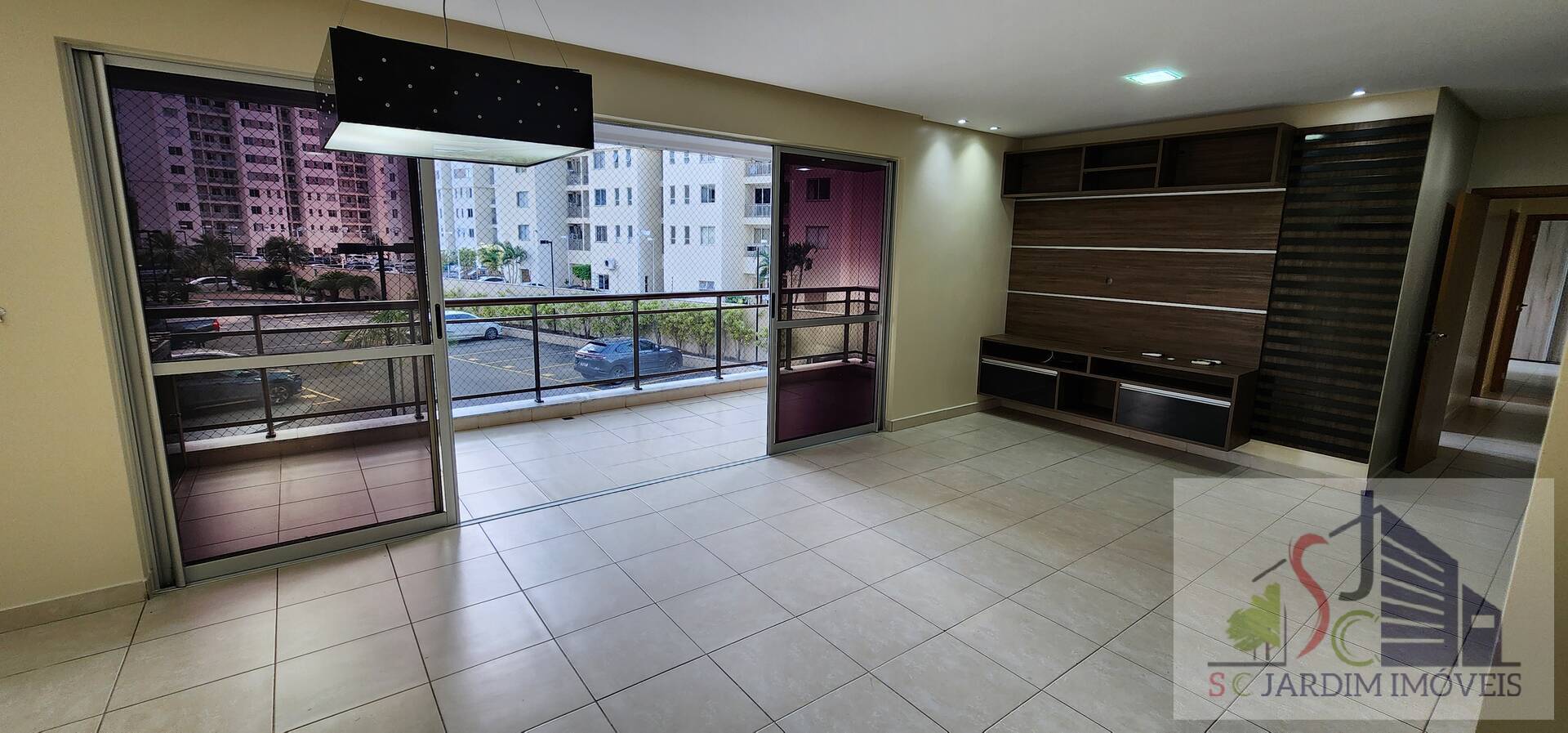 Apartamento para alugar com 4 quartos, 151m² - Foto 1