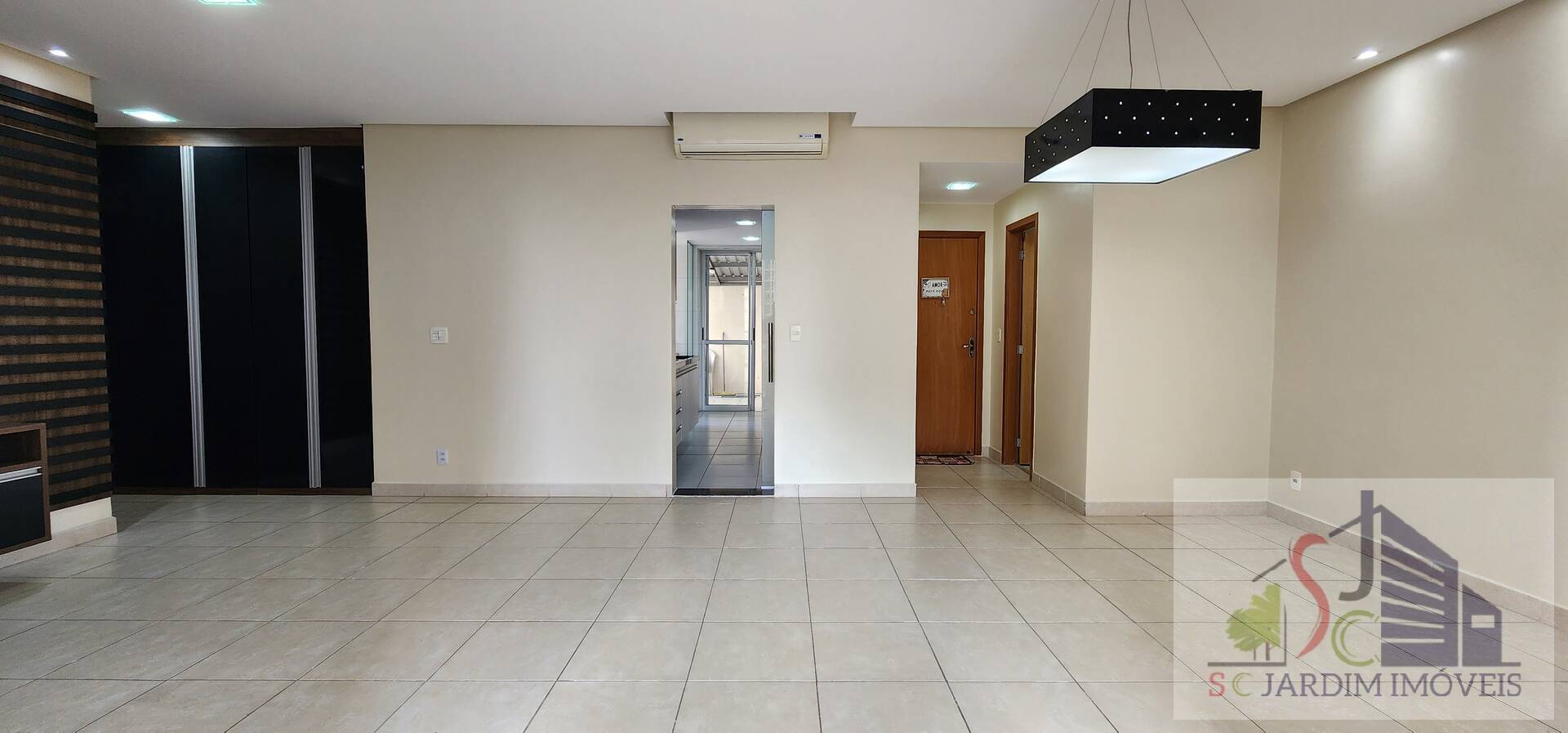 Apartamento para alugar com 4 quartos, 151m² - Foto 2