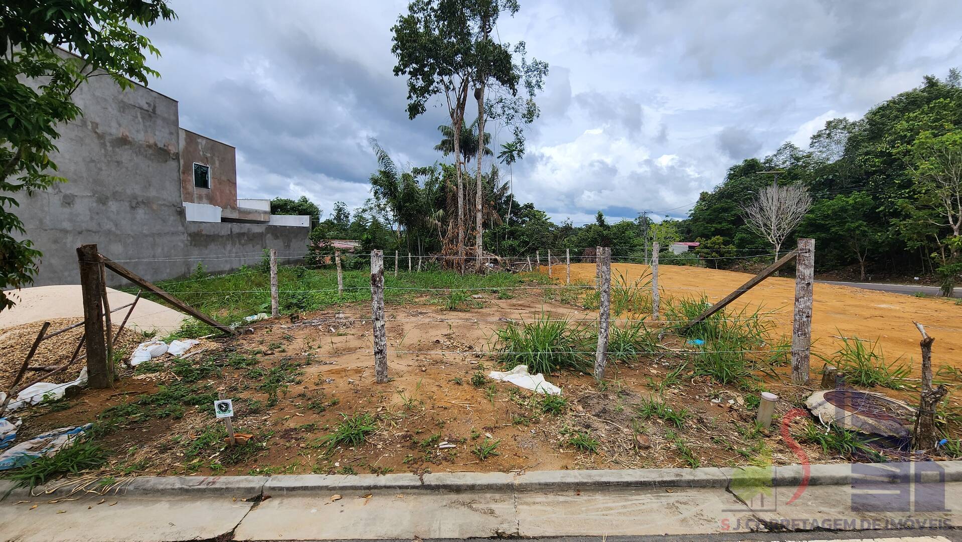 Terreno no Residencial Villa Suíça - Vendo Lote de 200m2, bairro Tarumã.