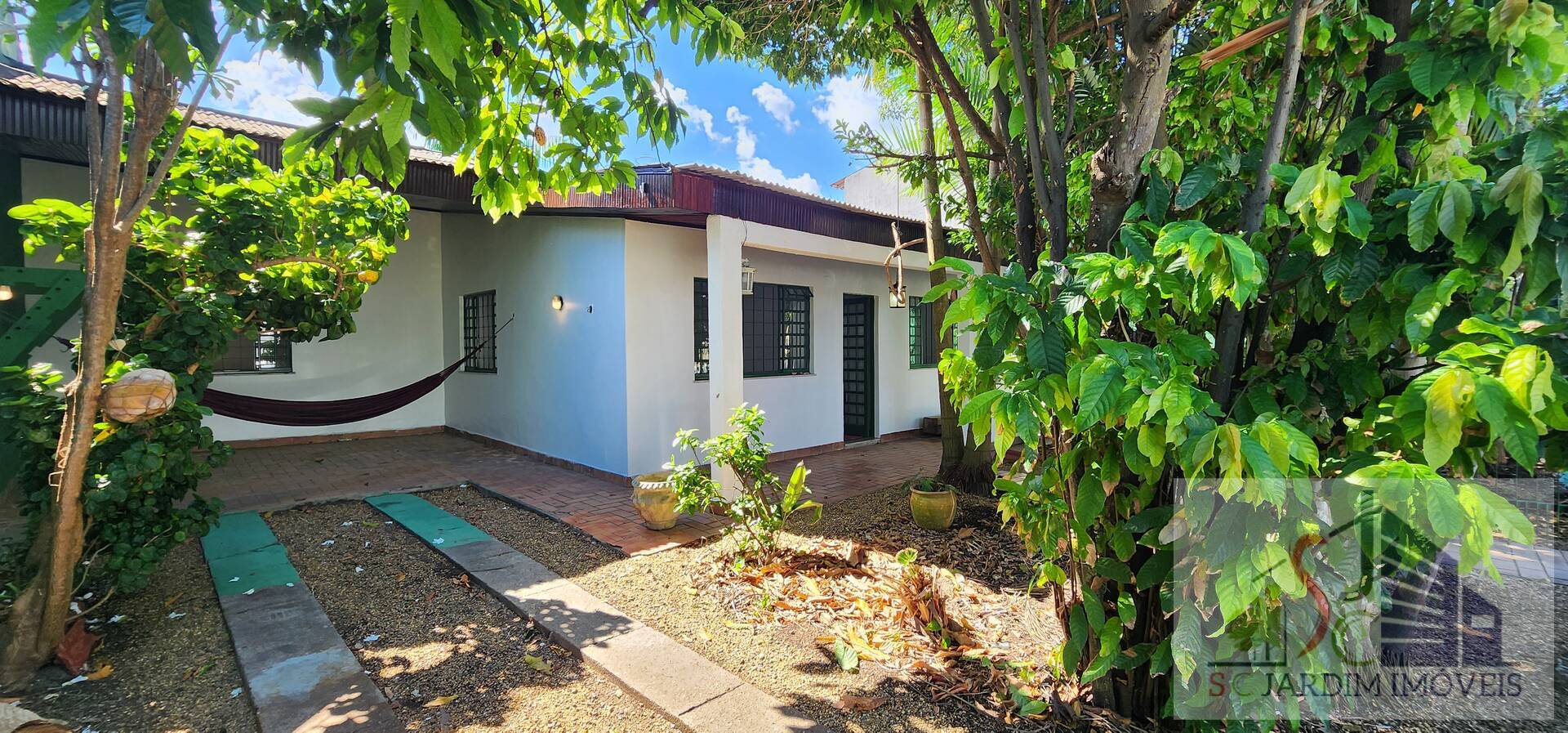 Conjunto Residencial Tiradentes - Vendo Casa com terreno de 450m², Aleixo.