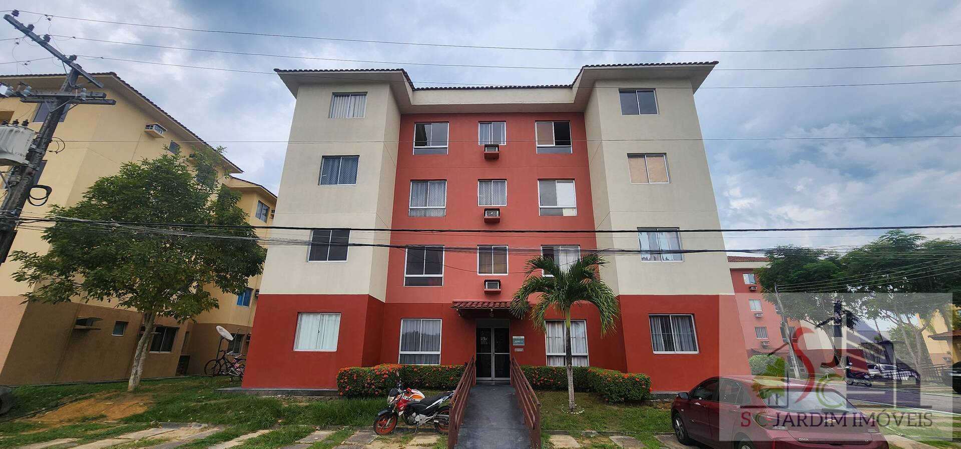 Condomínio Jasmim - Vendo Apartamento de 03 quartos.