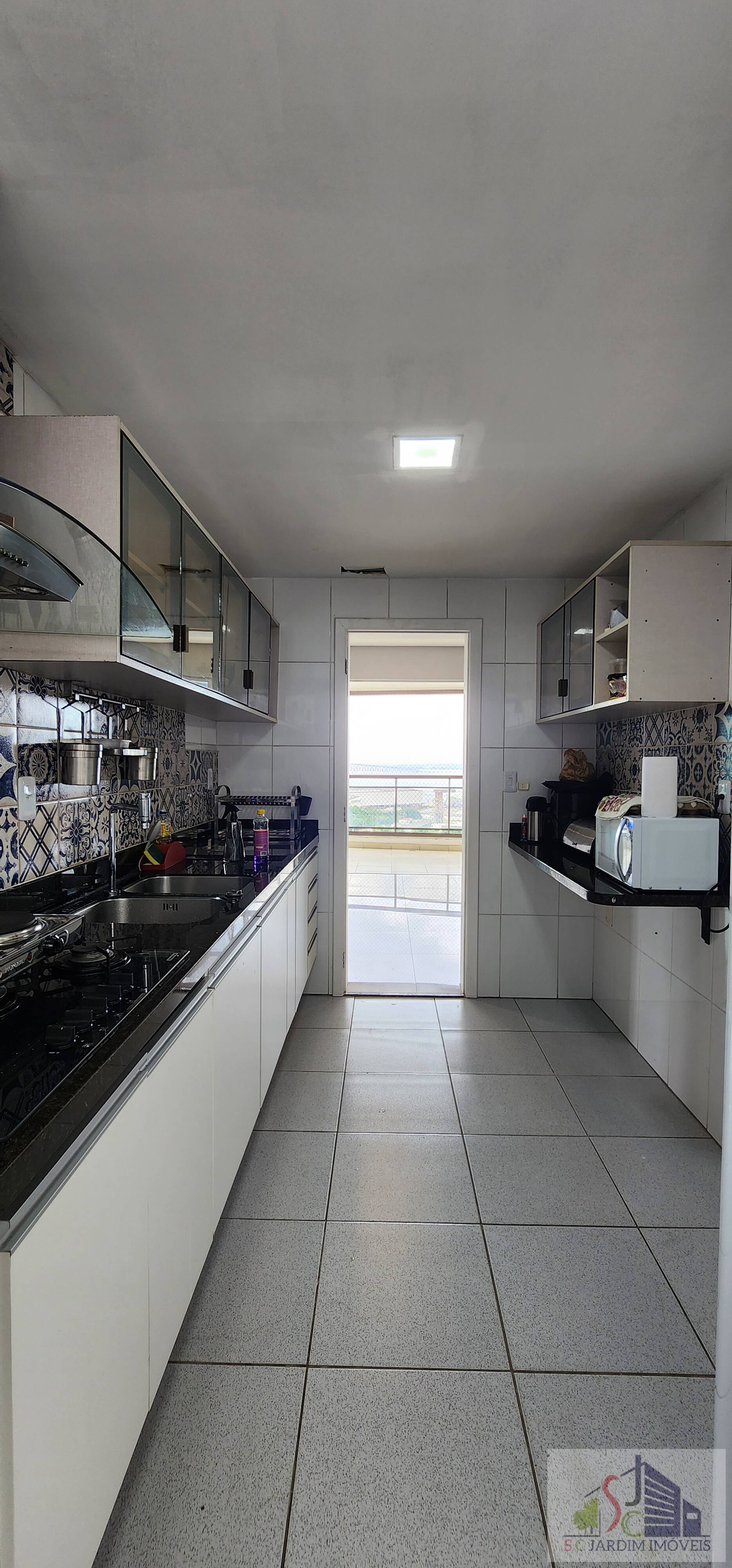 Apartamento à venda com 4 quartos, 151m² - Foto 9