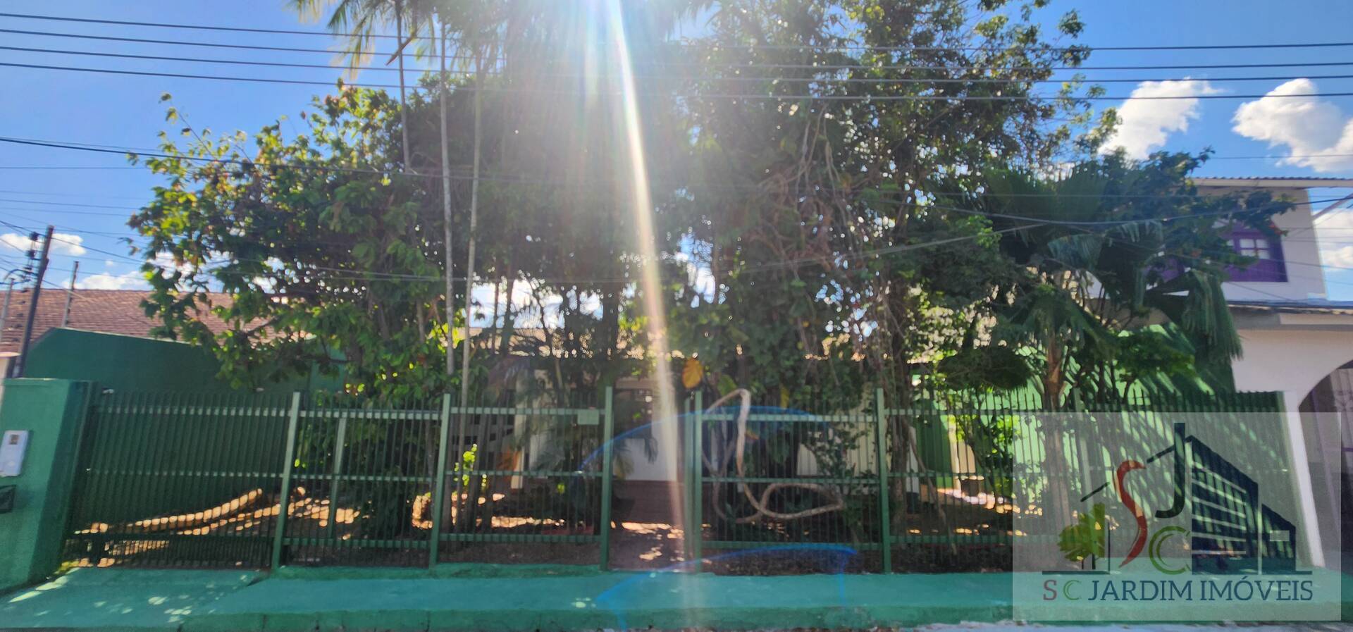 Casa à venda com 3 quartos, 170m² - Foto 2