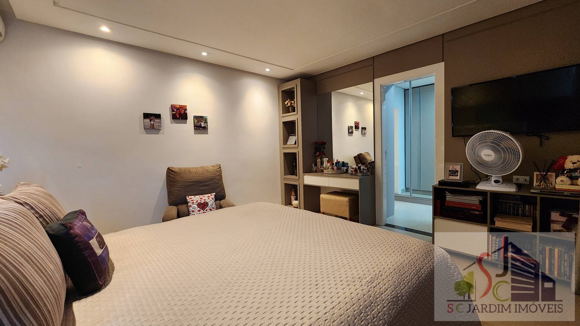Casa à venda com 5 quartos, 234m² - Foto 14