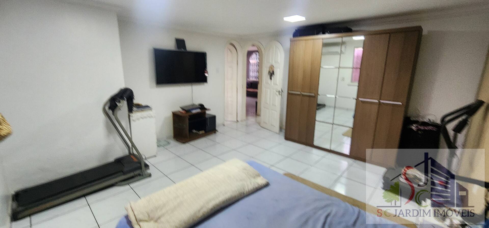 Casa à venda com 3 quartos, 221m² - Foto 15